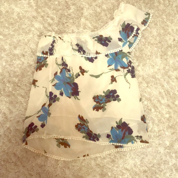 One sleeve Blouse - Picture 1 of 4